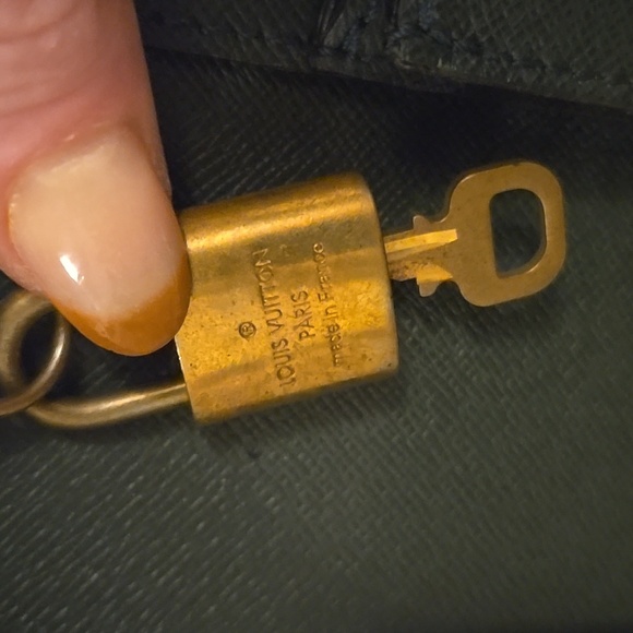 💞LOUIS VUITTON Taiga Baltic Document Bag/Briefcase - Picture 11 of 16